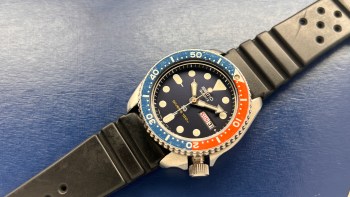 SOLD -- Seiko 7548-700F Pepsi Quartz Diver